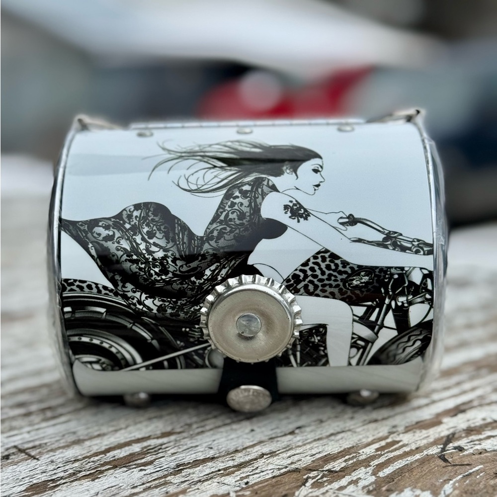 Little Earth Black and White Graphic Mini Bag